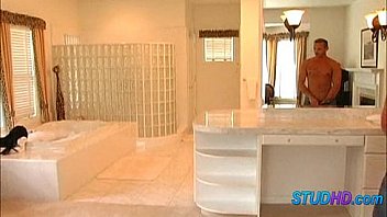 Stud fucks babe 0517