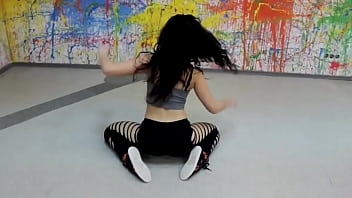 Twerk & booty shake dance contest m boowi