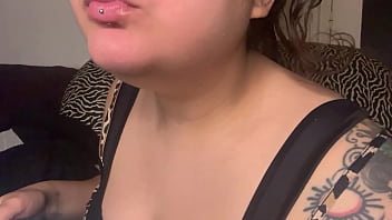 Fetish sexy mouth crunchy popcorn