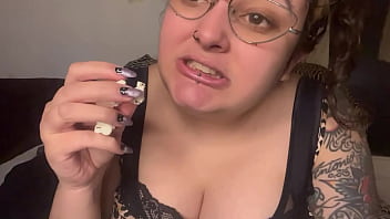 Fetish sexy mouth crunchy popcorn