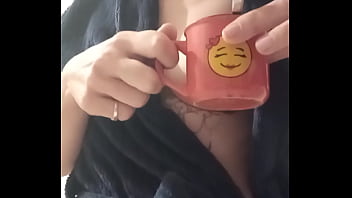 Bonjour mes coquins je vous offre le café