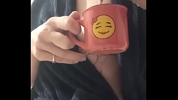 Bonjour mes coquins je vous offre le café