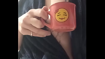 Bonjour mes coquins je vous offre le café