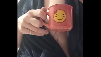 Bonjour mes coquins je vous offre le café