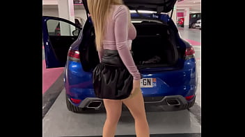 N'oublies pas que je suis la milf la plus chaude et la plus sal ope de