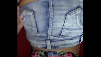 Arrombando o cú da puta