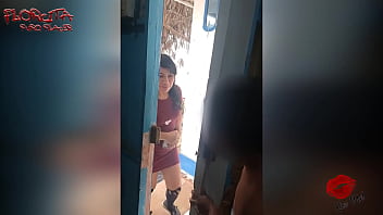 Vino por una tazita de azucar y me dejo toda la leche