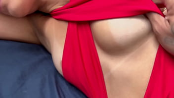 O safado me levou para a praia começou uma putaria e acabei dando meu cu pra ele