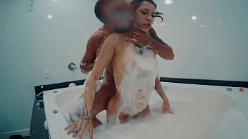 Safada levando pica e bebendo a porra todinha com vontade