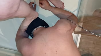 Jeux coquins avec mon esclave