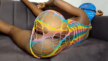 Ella quiere una verga en su culo