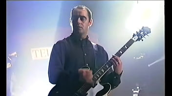 Liam y noel gallagher se follan al puto mundo en earls court