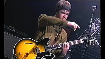 Liam y noel gallagher se follan al puto mundo en earls court Liam y noel gallagher se follan al puto mundo en earls court