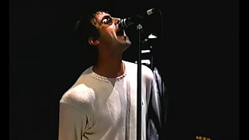 Liam y noel gallagher se follan al puto mundo en earls court Liam y noel gallagher se follan al puto mundo en earls court