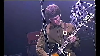 Liam y noel gallagher se follan al puto mundo en earls court Liam y noel gallagher se follan al puto mundo en earls court