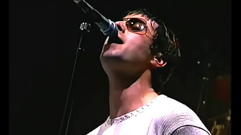 Liam y noel gallagher se follan al puto mundo en earls court