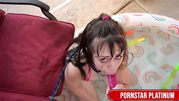 Eager sluts jenna noelle & leya falcon fuck hard by the pool