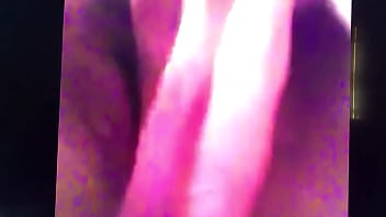 Jeune salope ce masturbe