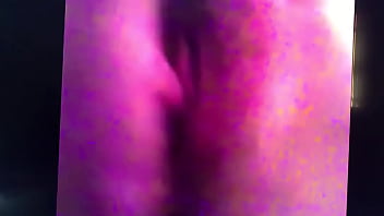 Jeune salope ce masturbe