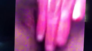 Jeune salope ce masturbe