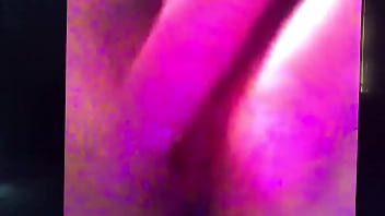 Jeune salope ce masturbe