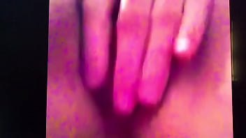 Jeune salope ce masturbe