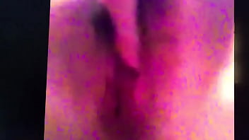 Jeune salope ce masturbe