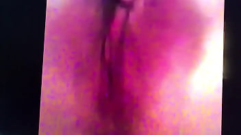 Jeune salope ce masturbe