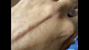 Caresse de téton bonne semaine à tout les