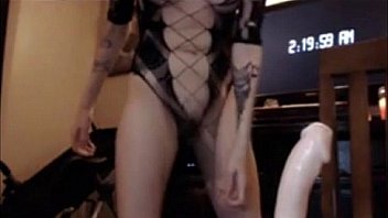 Cam girl fills her ass deep