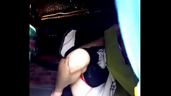 Em cho chịch luôn tại chỗ éo nói nhiều