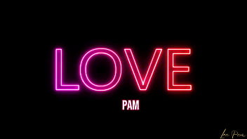 Lea pam se doigte se caresse et jouit trois fois dans cette vidéo solo tournée dans la cabine de ce camion