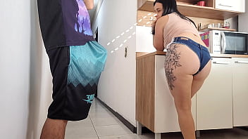 Sexo arriscado com amigo do meu marido não resisti ver o seu pau ereto