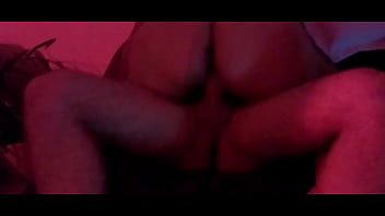 Suruba com safadinha depois da festa vários amigos comendo a novinha safada