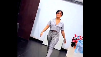 Zorra peruana modelando