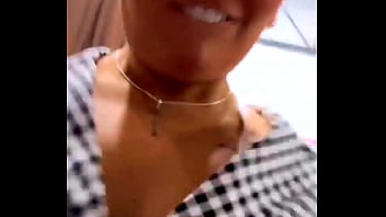 Zorra peruana modelando