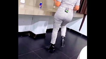 Zorra peruana modelando