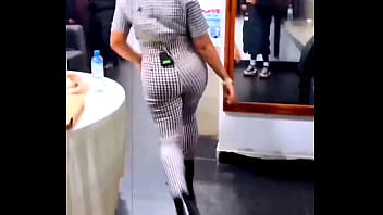 Zorra peruana modelando