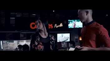 Mujer tan bella y yo con una botella