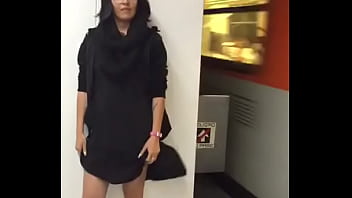 Star kaat en el metro