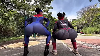 Cosplay capitana marver y spider woman