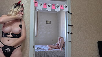 Spying on two lesbian twins – they notice me and keep playing