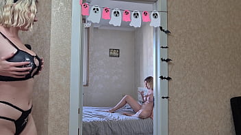 Spying on two lesbian twins – they notice me and keep playing