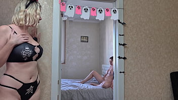 Spying on two lesbian twins – they notice me and keep playing