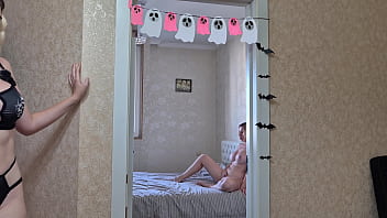 Spying on two lesbian twins – they notice me and keep playing