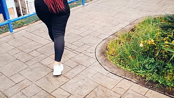 Milf de gran culo es follada por un desconocido por dinero sexo por dinero