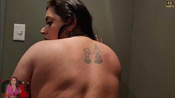 Fodi dentro do banheiro da consscionaria da porsche