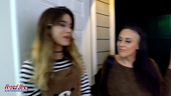 Big titted inked pamela morrison gypsy fingers her twat and gives a wet bj