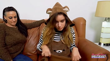 Big titted inked pamela morrison gypsy fingers her twat and gives a wet bj