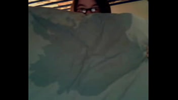 Buzzing birdz geek squirts on her pillow